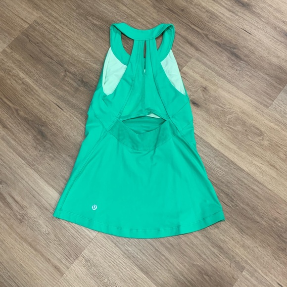 Green Tank - Picture 2 of 5